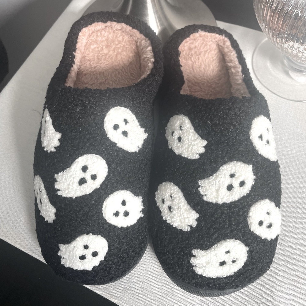Ghost Slippers Size 7-8